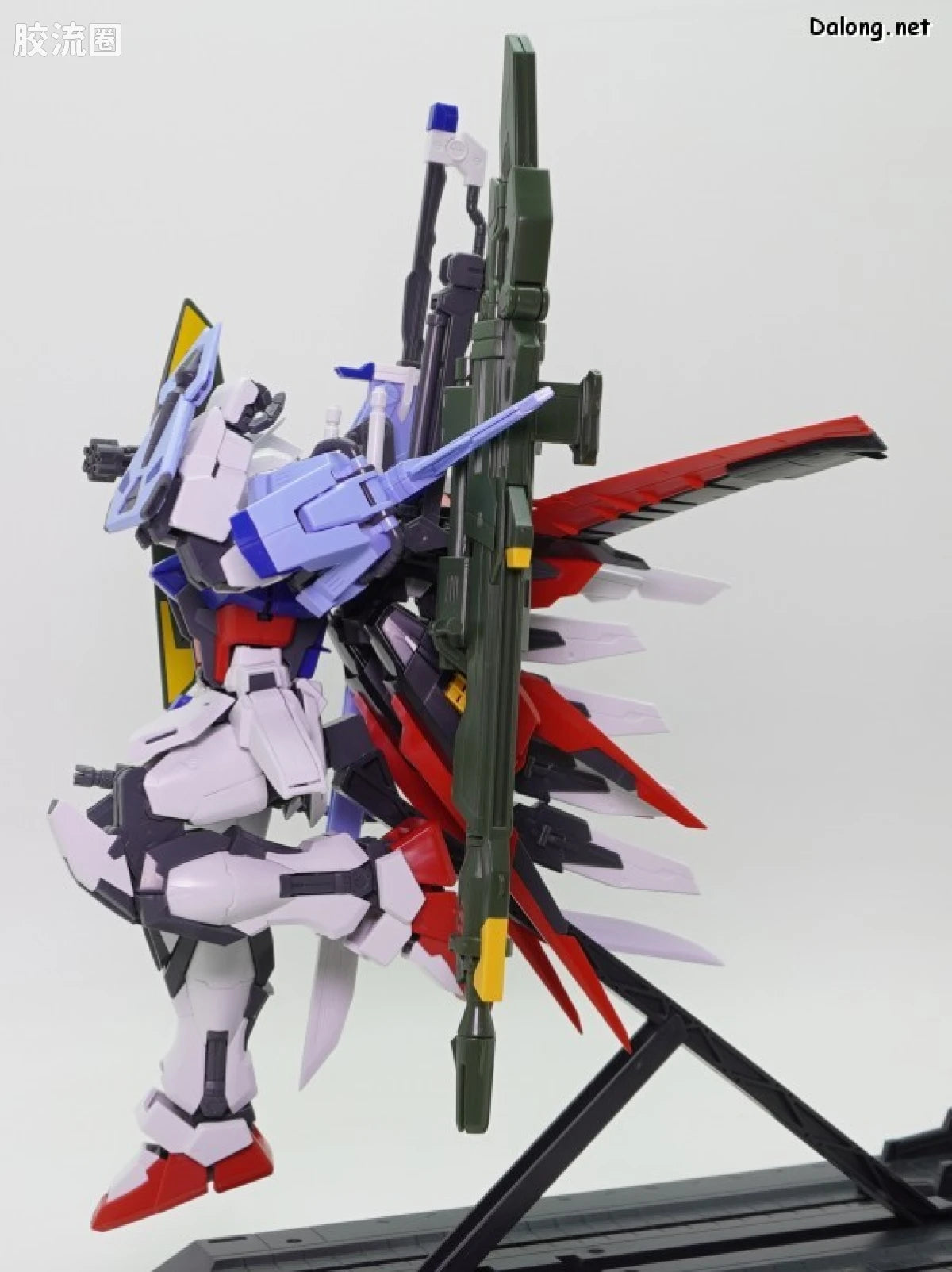 P-Bandai MG 1/100 Perfect Strike Gundam (Grand Slam Equipment Type)