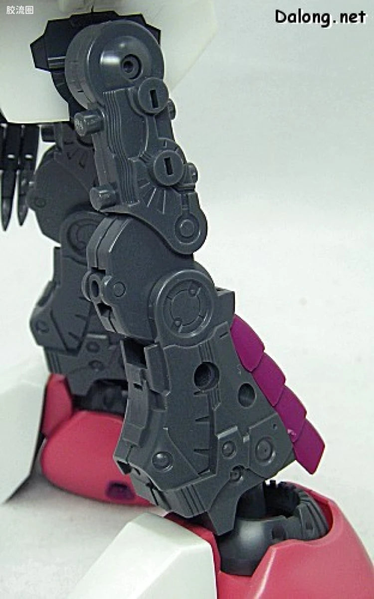 Bandai MG 1/100 AMX-004 Qubeley