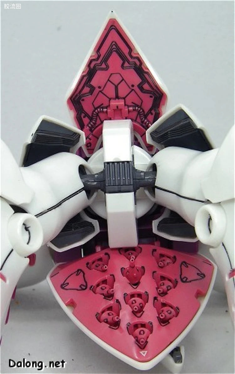 Bandai MG 1/100 AMX-004 Qubeley