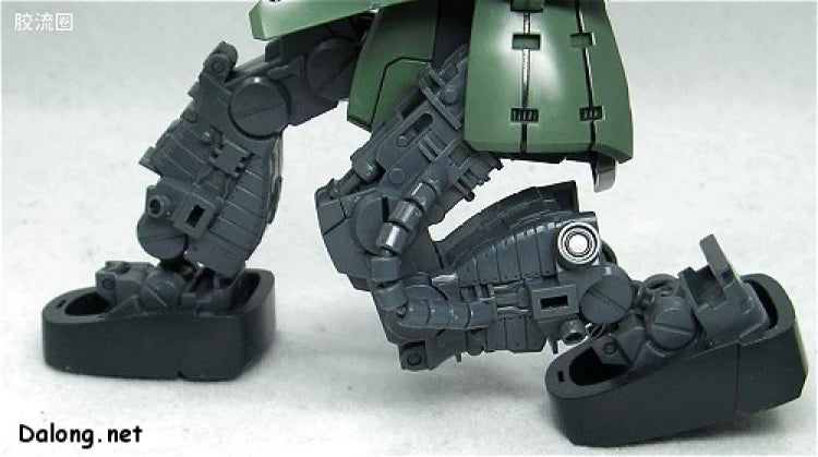 Bandai MG 1/100 MS-06F-2 Zaku II F2