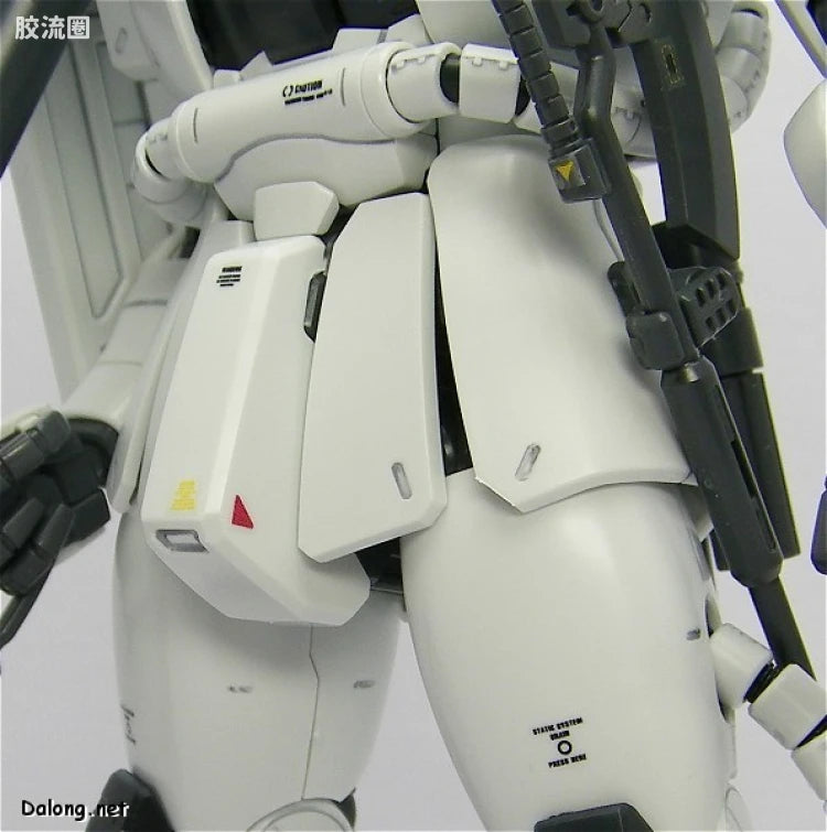 MG 1/100 MS-06J Zaku II Ver.2.0 "White Ogre"