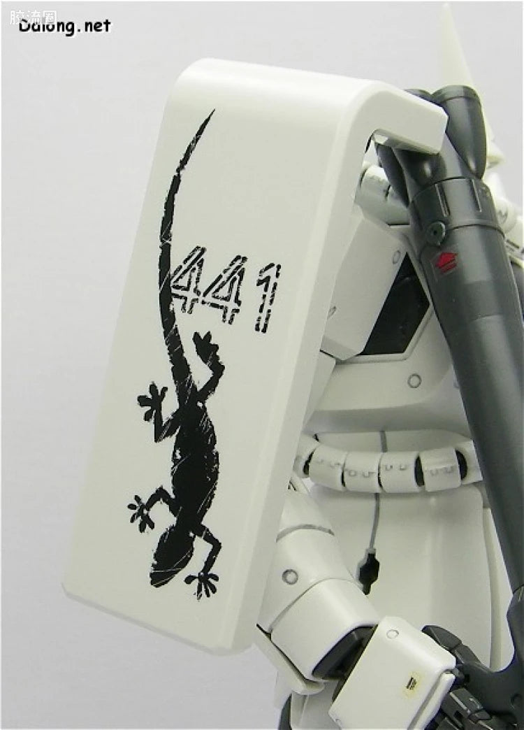 MG 1/100 MS-06J Zaku II Ver.2.0 "White Ogre"