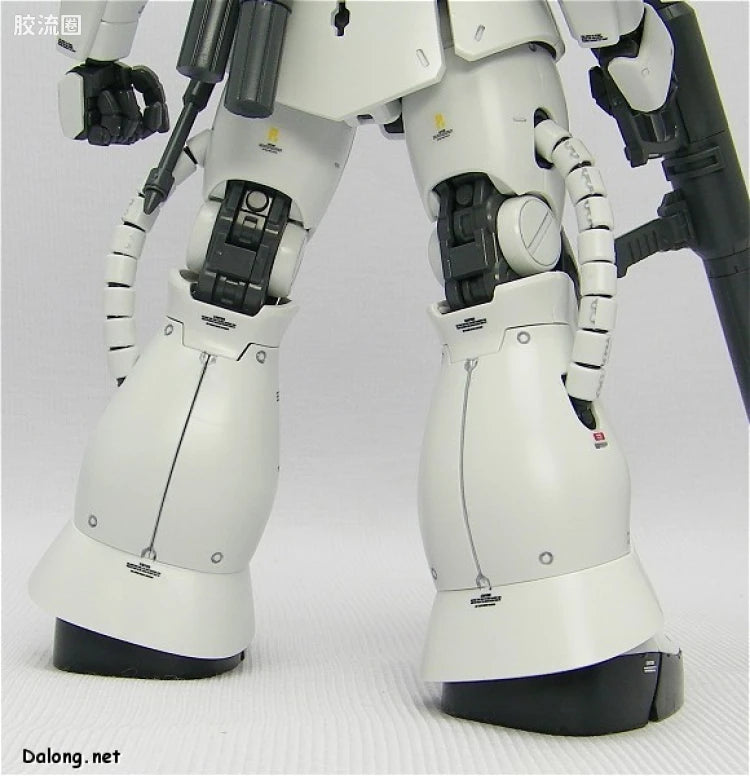 MG 1/100 MS-06J Zaku II Ver.2.0 "White Ogre"