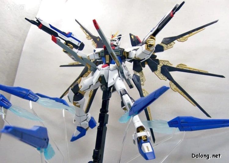 MG 1/100 Strike Freedom Gundam Full Burst Mode