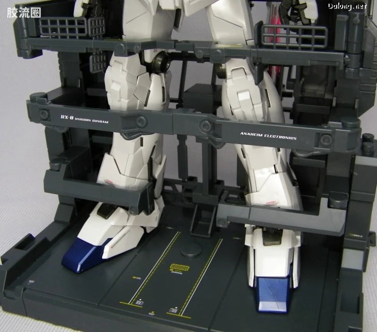 MG 1/100 Unicorn Gundam (HD Color + MS Cage)