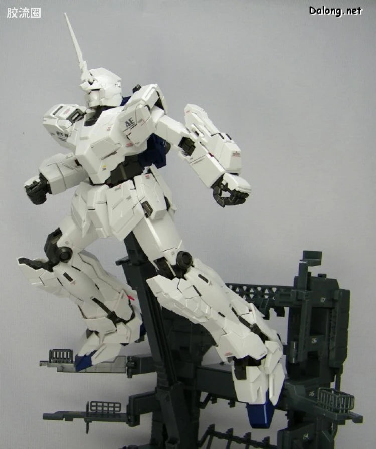 MG 1/100 Unicorn Gundam (HD Color + MS Cage)