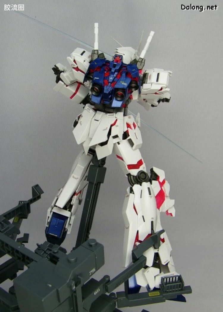 MG 1/100 Unicorn Gundam (HD Color + MS Cage)