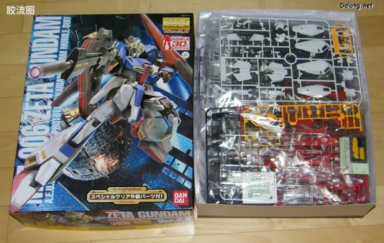 MG 1/100 Zeta Gundam Ver.2.0 with Special Clear Armor Parts