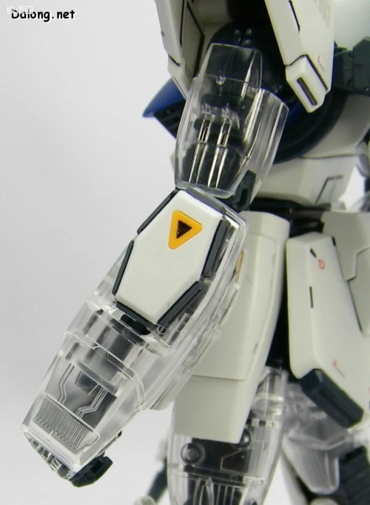 MG 1/100 Gundam F91 with Special Clear Armor Parts