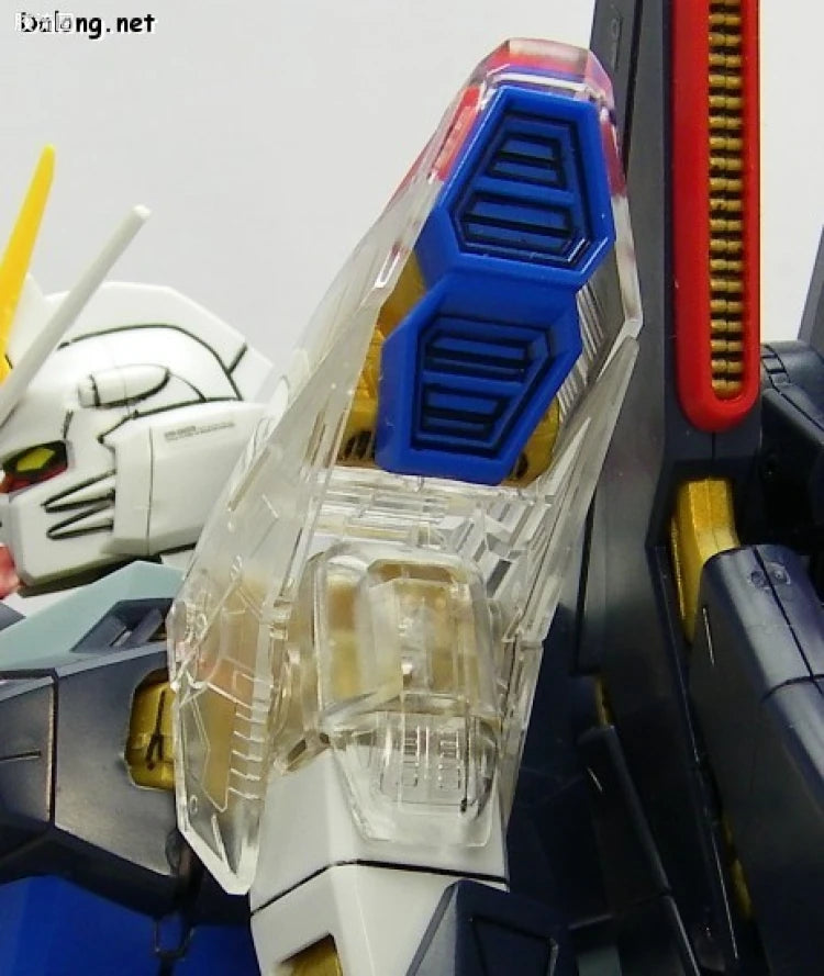 MG 1/100 Strike Freedom Gundam with Special Clear Armor Parts