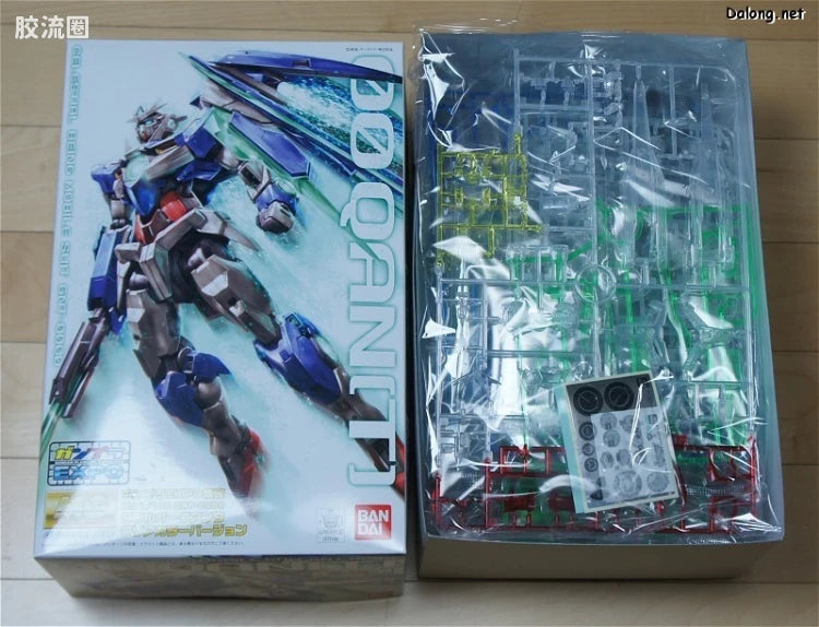 MG 1/100 00 Qan[T] Clear Color Ver.