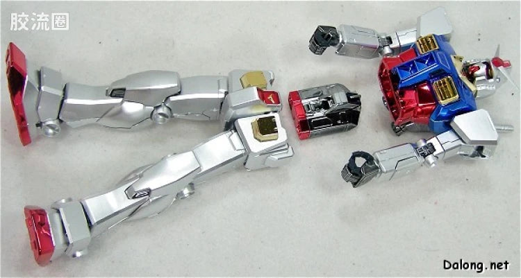 MG 1/100 RX-78-2 Gundam (Metallic Coating Version)