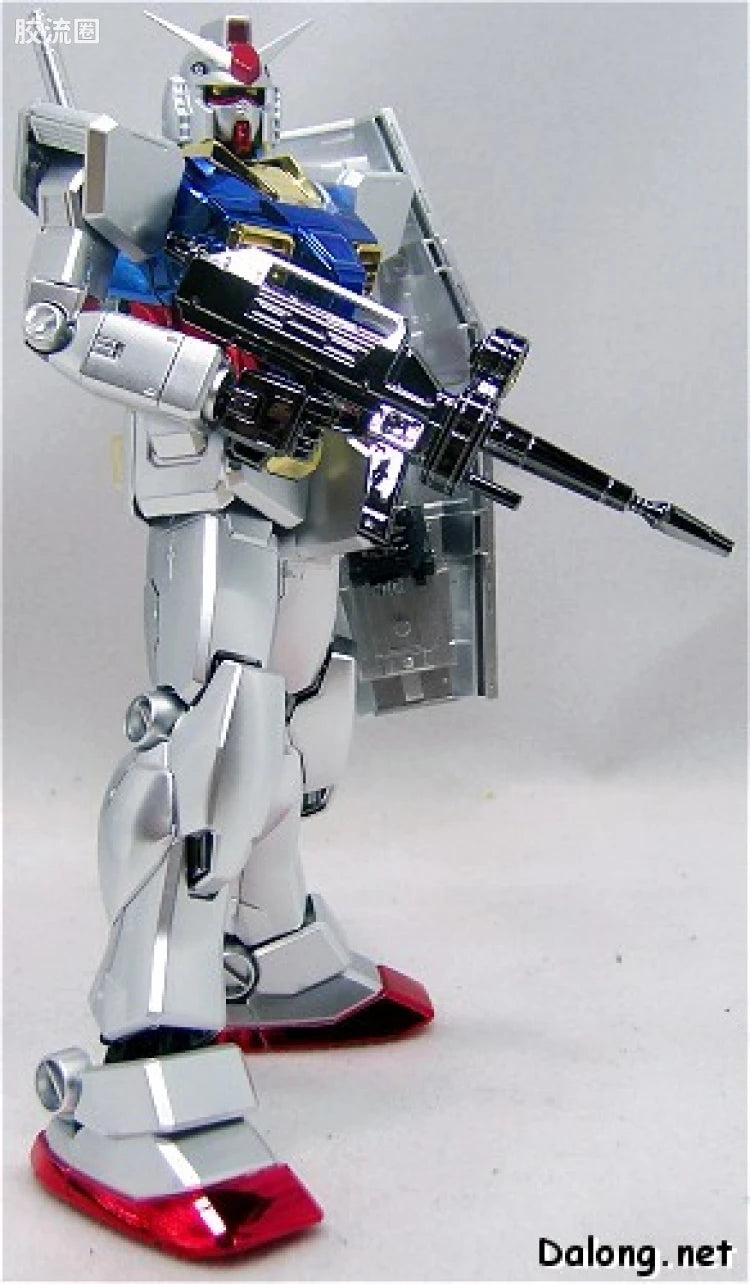 MG 1/100 RX-78-2 Gundam (Metallic Coating Version)
