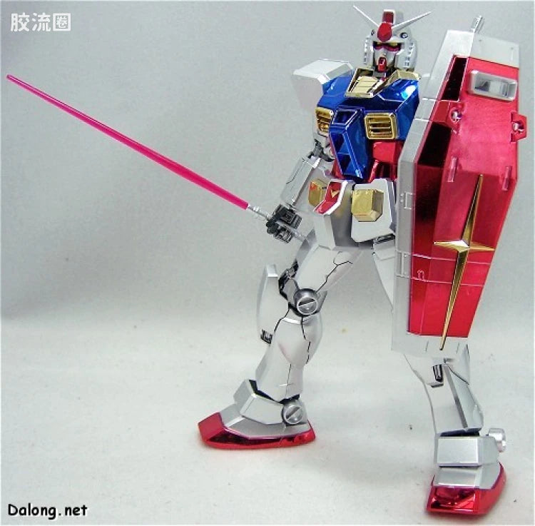 MG 1/100 RX-78-2 Gundam (Metallic Coating Version)