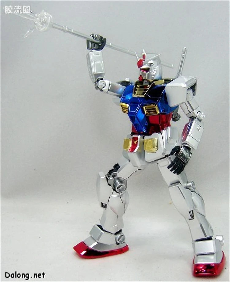 MG 1/100 RX-78-2 Gundam (Metallic Coating Version)