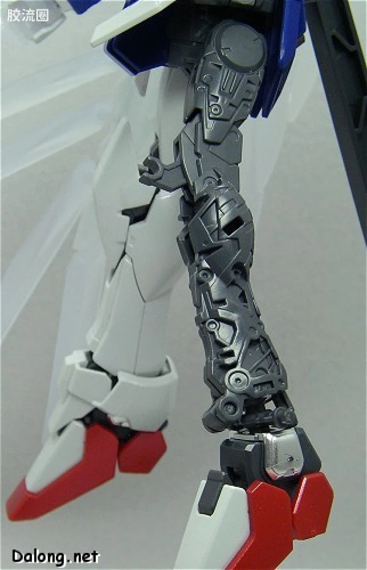 MG 1/100 Wing Gundam Zero EW (Pearl Mirror Coating Version)