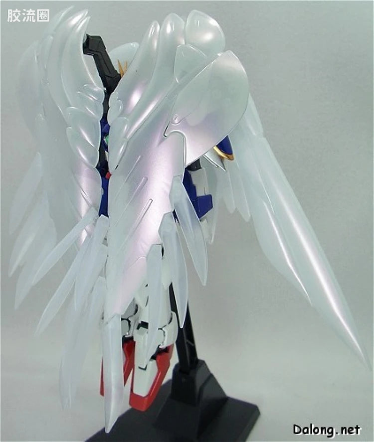MG 1/100 Wing Gundam Zero EW (Pearl Mirror Coating Version)