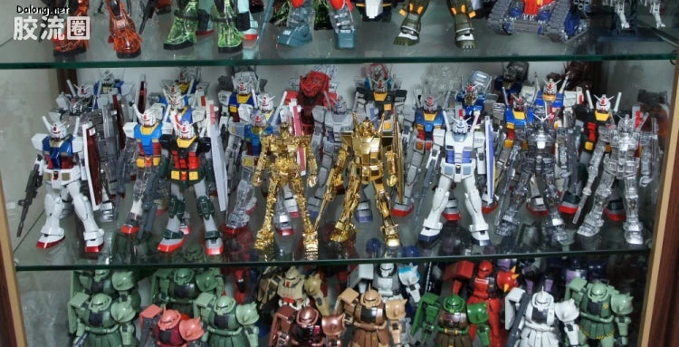 MG 1/100 RX-78-2 Gundam Ver.2.0 (Gold Plating Ver.) [Club MG Limited]