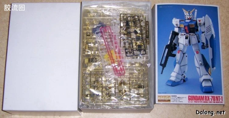 MG 1/100 Gundam NT-1 Alex (24K Gold Plated Version)