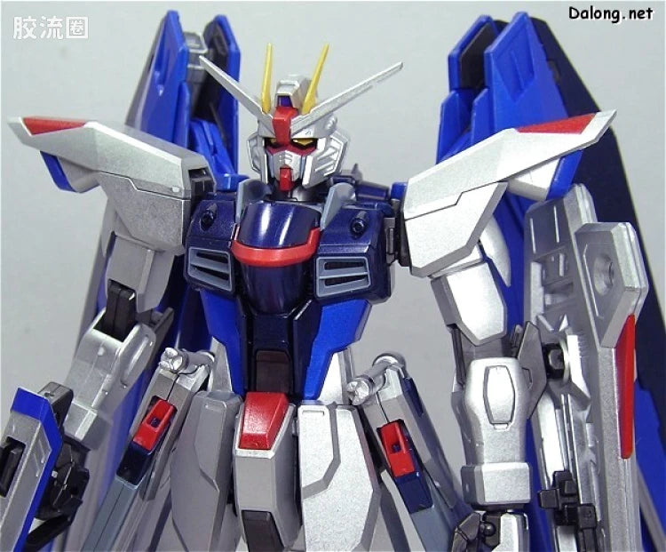 MG 1/100 Freedom Gundam (Extra Finish)