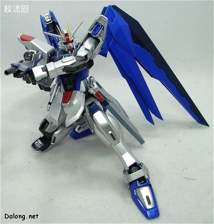 MG 1/100 Freedom Gundam (Extra Finish)