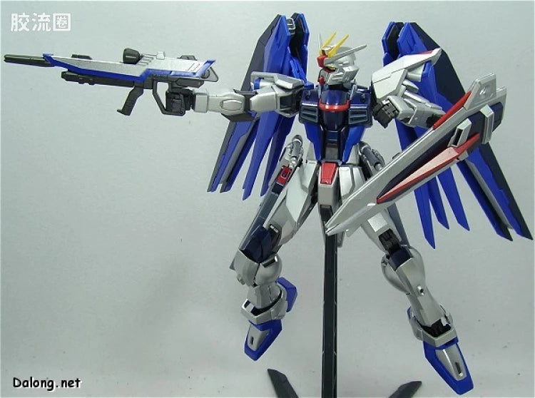 MG 1/100 Freedom Gundam (Extra Finish)