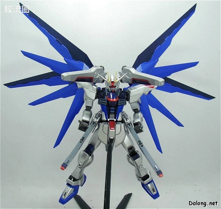 MG 1/100 Freedom Gundam (Extra Finish)