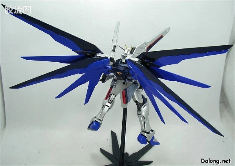 MG 1/100 Freedom Gundam (Extra Finish)