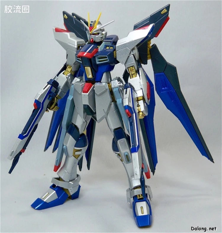 MG 1/100 Strike Freedom Gundam (Extra Finish Ver.)