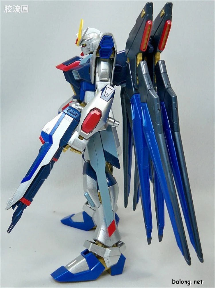 MG 1/100 Strike Freedom Gundam (Extra Finish Ver.)