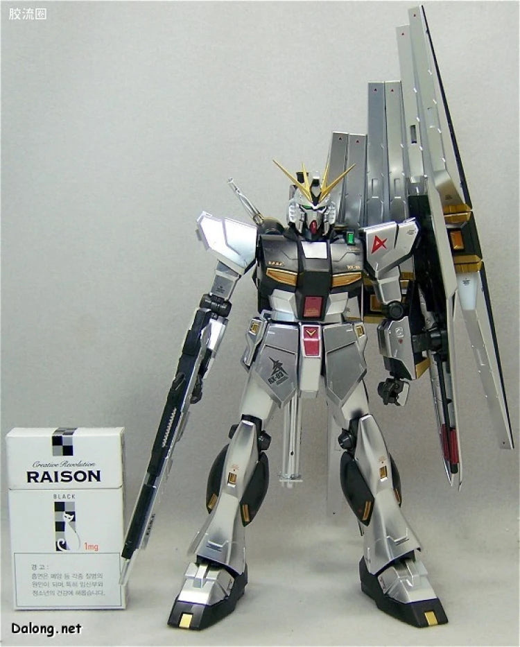 MG 1/100 Nu Gundam (Metallic Coating Ver.)