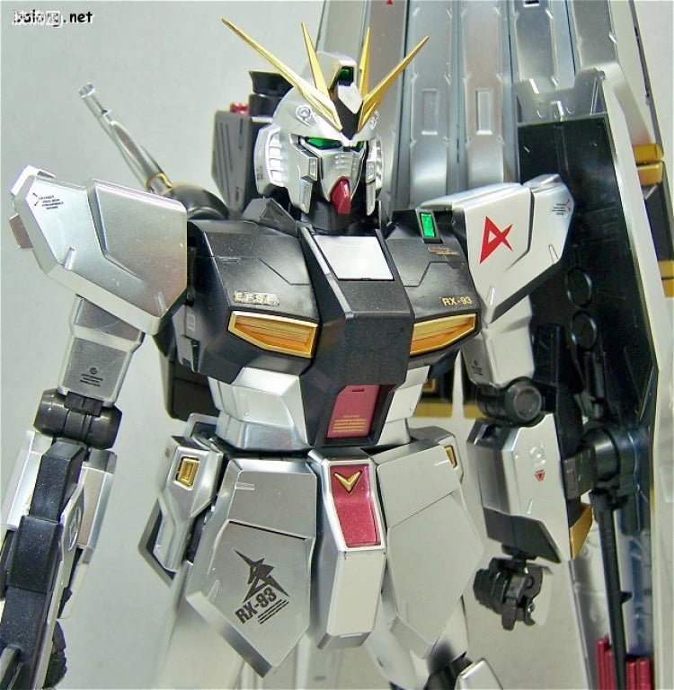 MG 1/100 Nu Gundam (Metallic Coating Ver.)