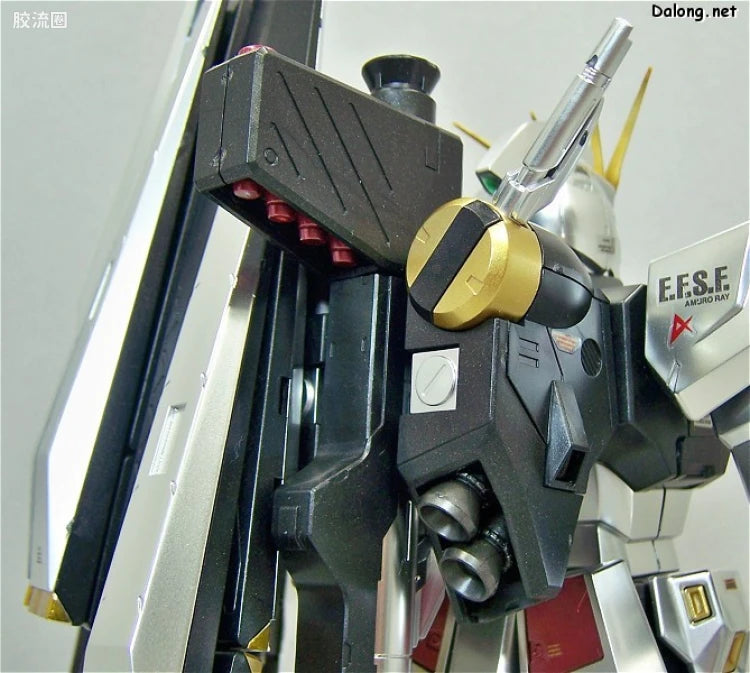 MG 1/100 Nu Gundam (Metallic Coating Ver.)