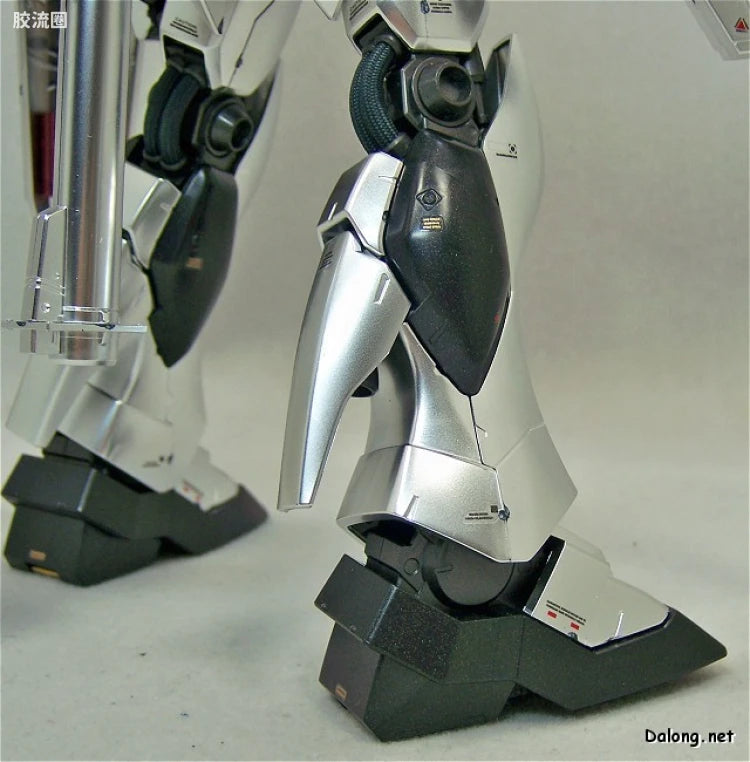 MG 1/100 Nu Gundam (Metallic Coating Ver.)