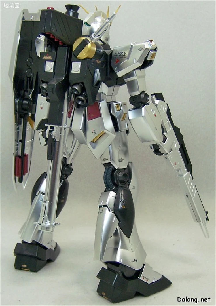 MG 1/100 Nu Gundam (Metallic Coating Ver.)