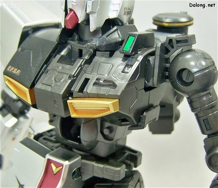 MG 1/100 Nu Gundam (Metallic Coating Ver.)