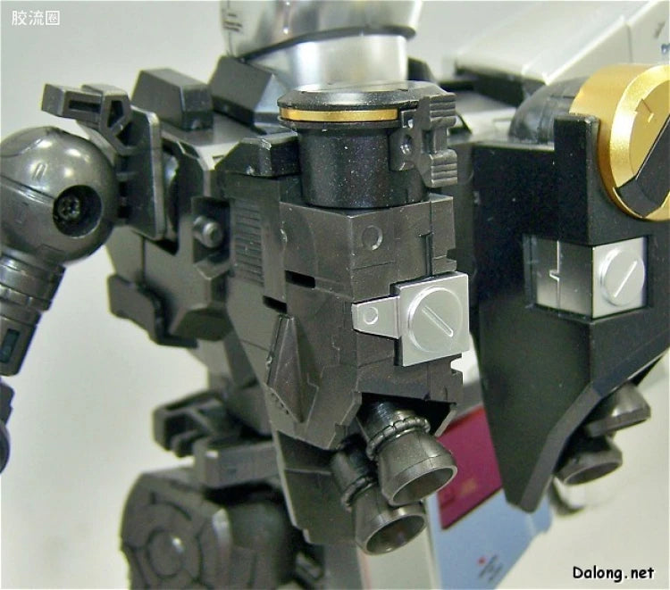 MG 1/100 Nu Gundam (Metallic Coating Ver.)