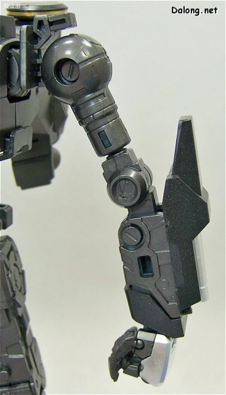 MG 1/100 Nu Gundam (Metallic Coating Ver.)