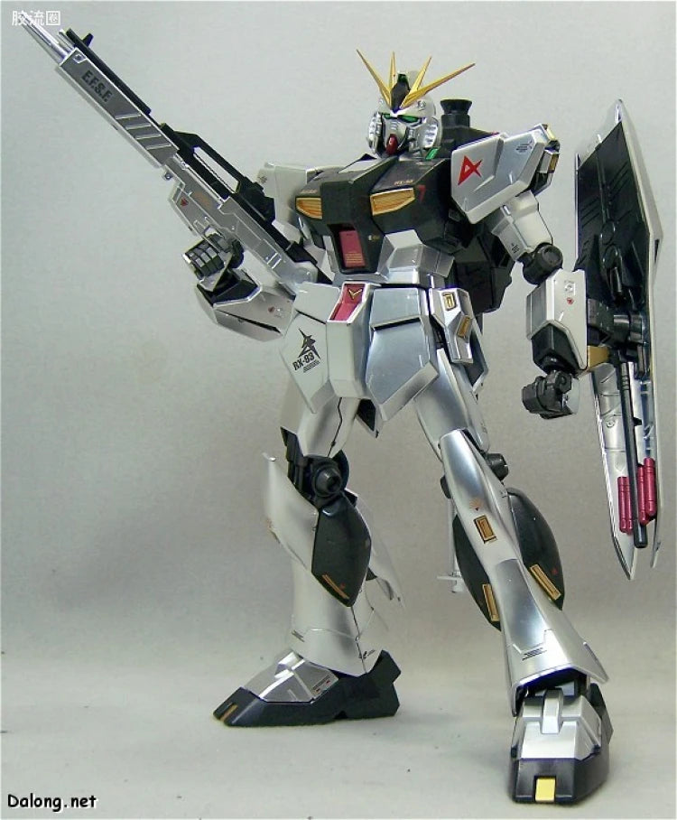 MG 1/100 Nu Gundam (Metallic Coating Ver.)