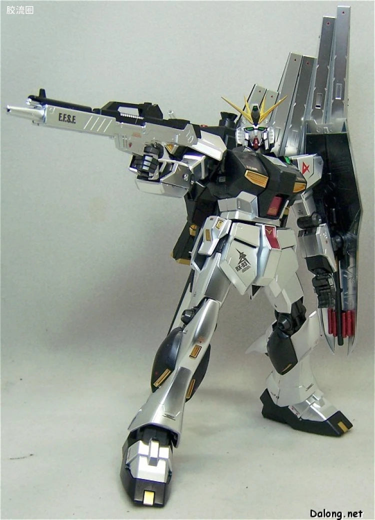 MG 1/100 Nu Gundam (Metallic Coating Ver.)