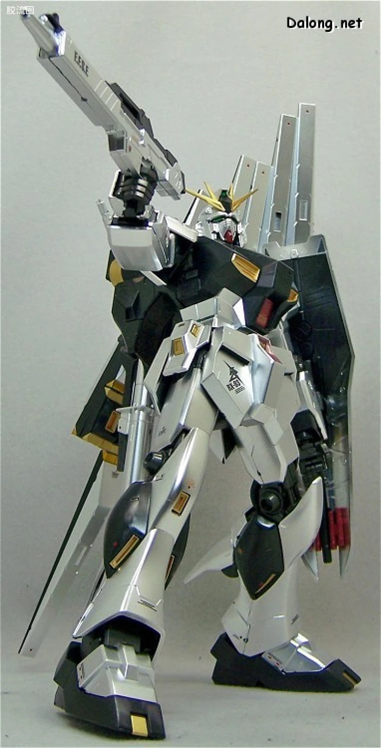 MG 1/100 Nu Gundam (Metallic Coating Ver.)