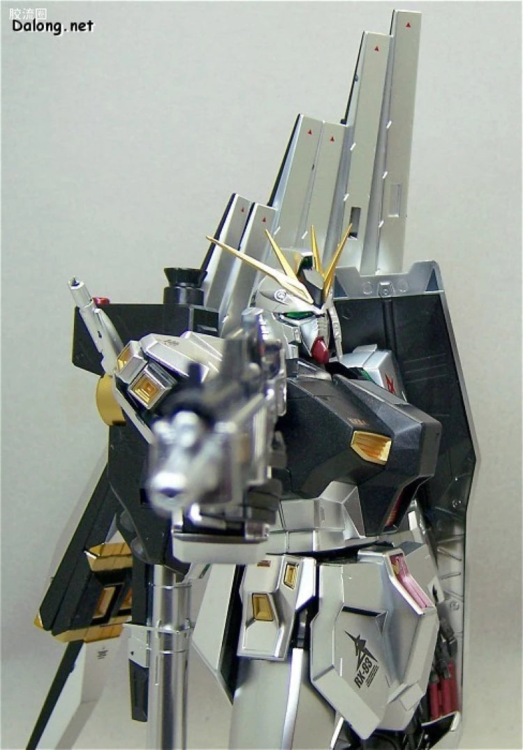 MG 1/100 Nu Gundam (Metallic Coating Ver.)