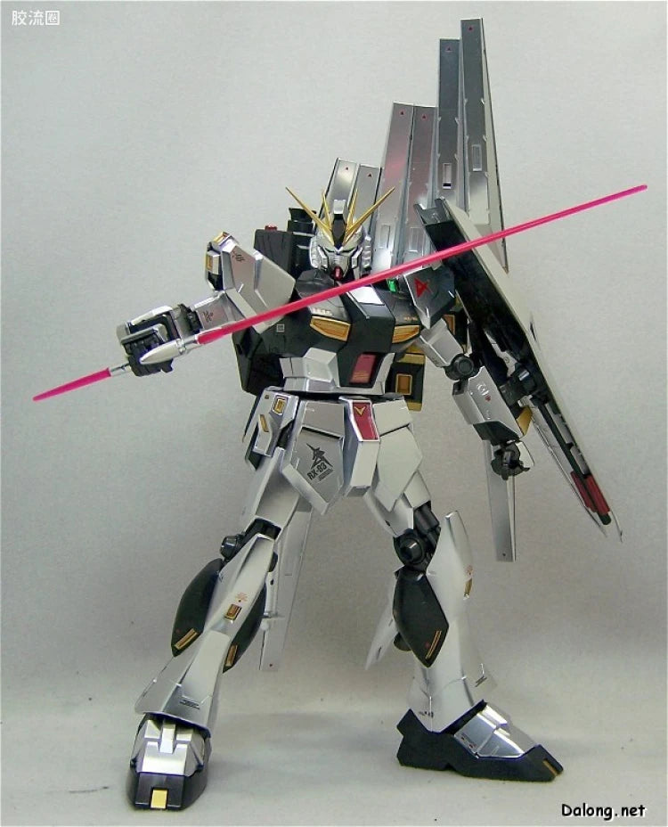 MG 1/100 Nu Gundam (Metallic Coating Ver.)