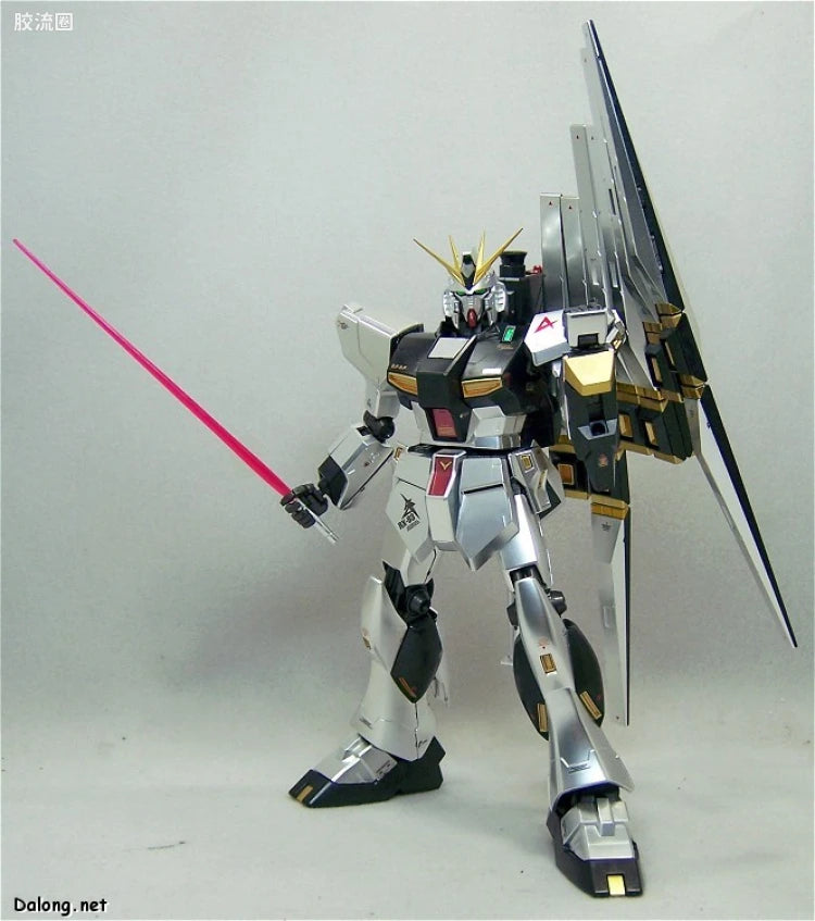 MG 1/100 Nu Gundam (Metallic Coating Ver.)