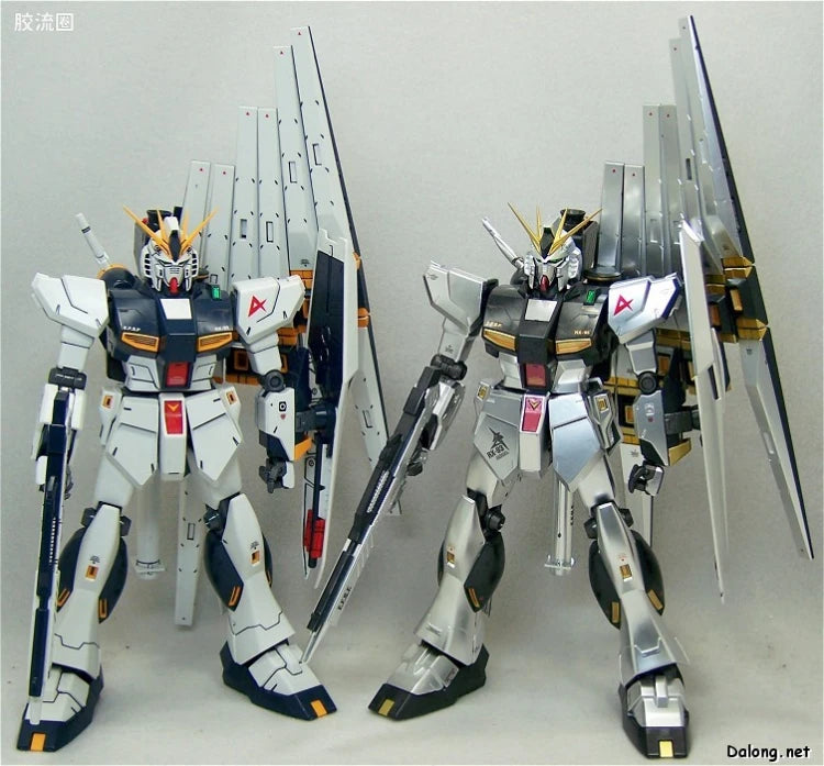 MG 1/100 Nu Gundam (Metallic Coating Ver.)