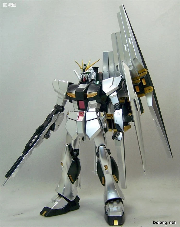 MG 1/100 Nu Gundam (Metallic Coating Ver.)