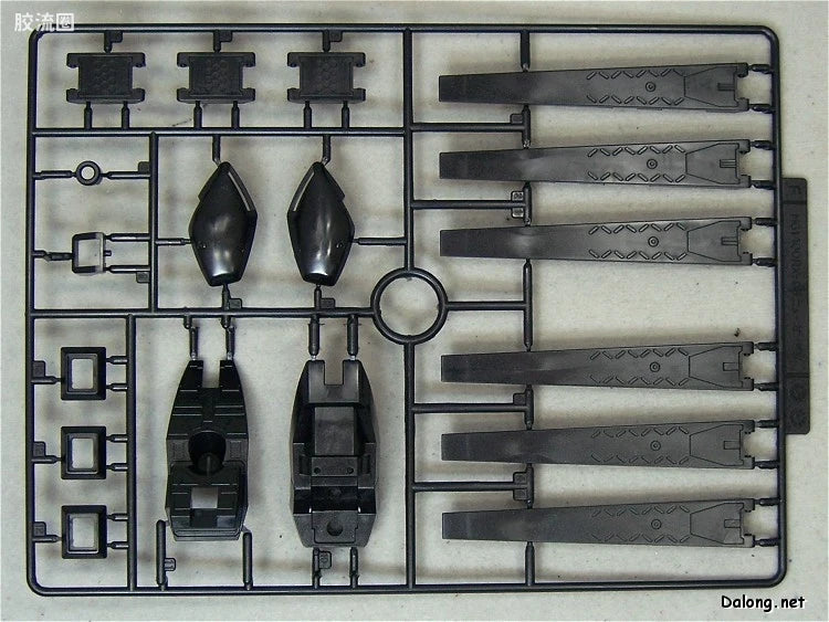 MG 1/100 Nu Gundam (Metallic Coating Ver.)