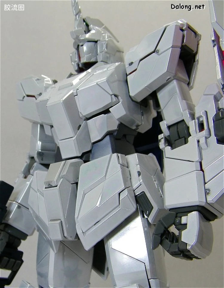 MG 1/100 Unicorn Gundam Ver.Ka (Titanium Finish)