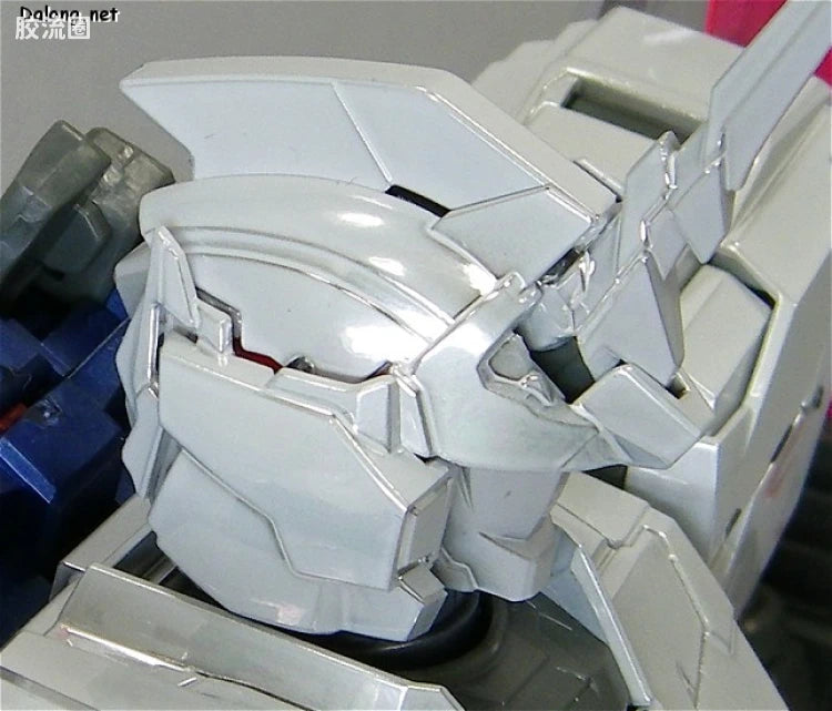 MG 1/100 Unicorn Gundam Ver.Ka (Titanium Finish)