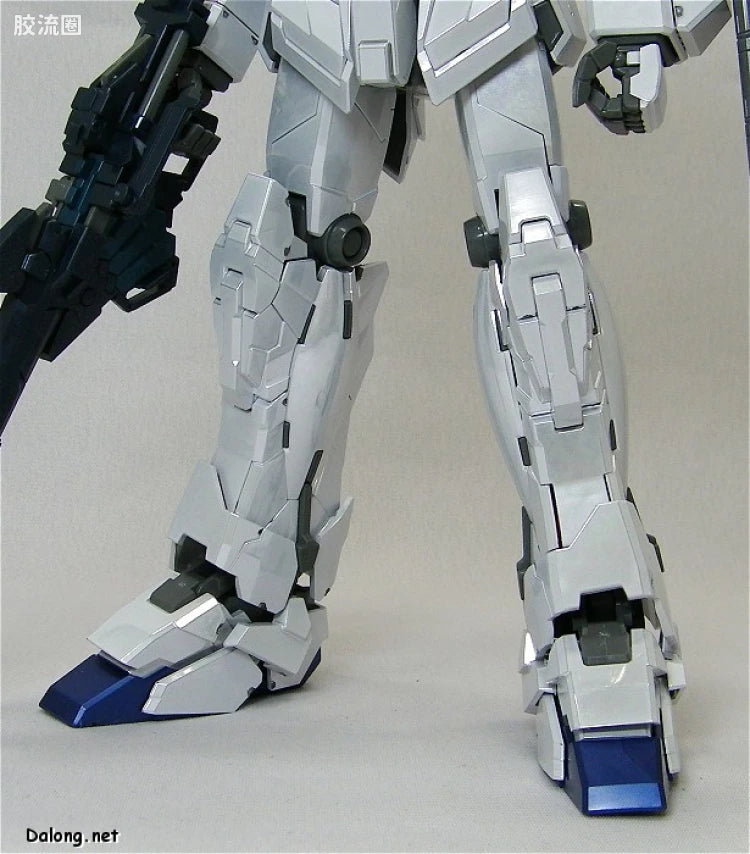 MG 1/100 Unicorn Gundam Ver.Ka (Titanium Finish)